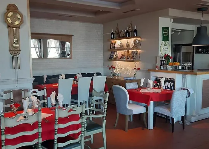 Gondola 1 Bdrm Flat In Cedar Iv *