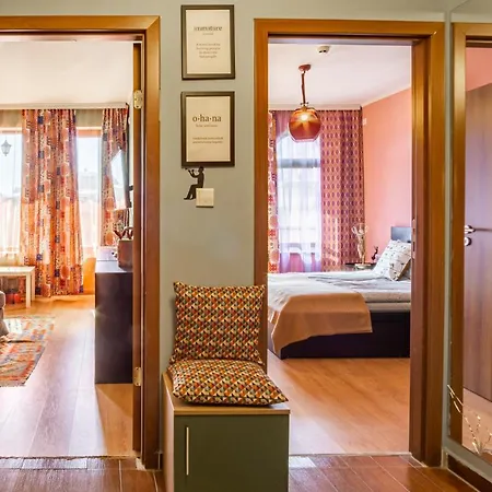 Gondola 1 Bdrm Flat In Cedar Iv