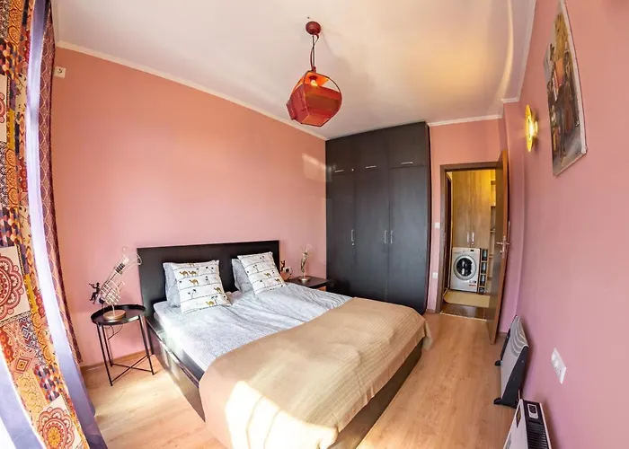 Gondola 1 Bdrm Flat In Cedar Iv